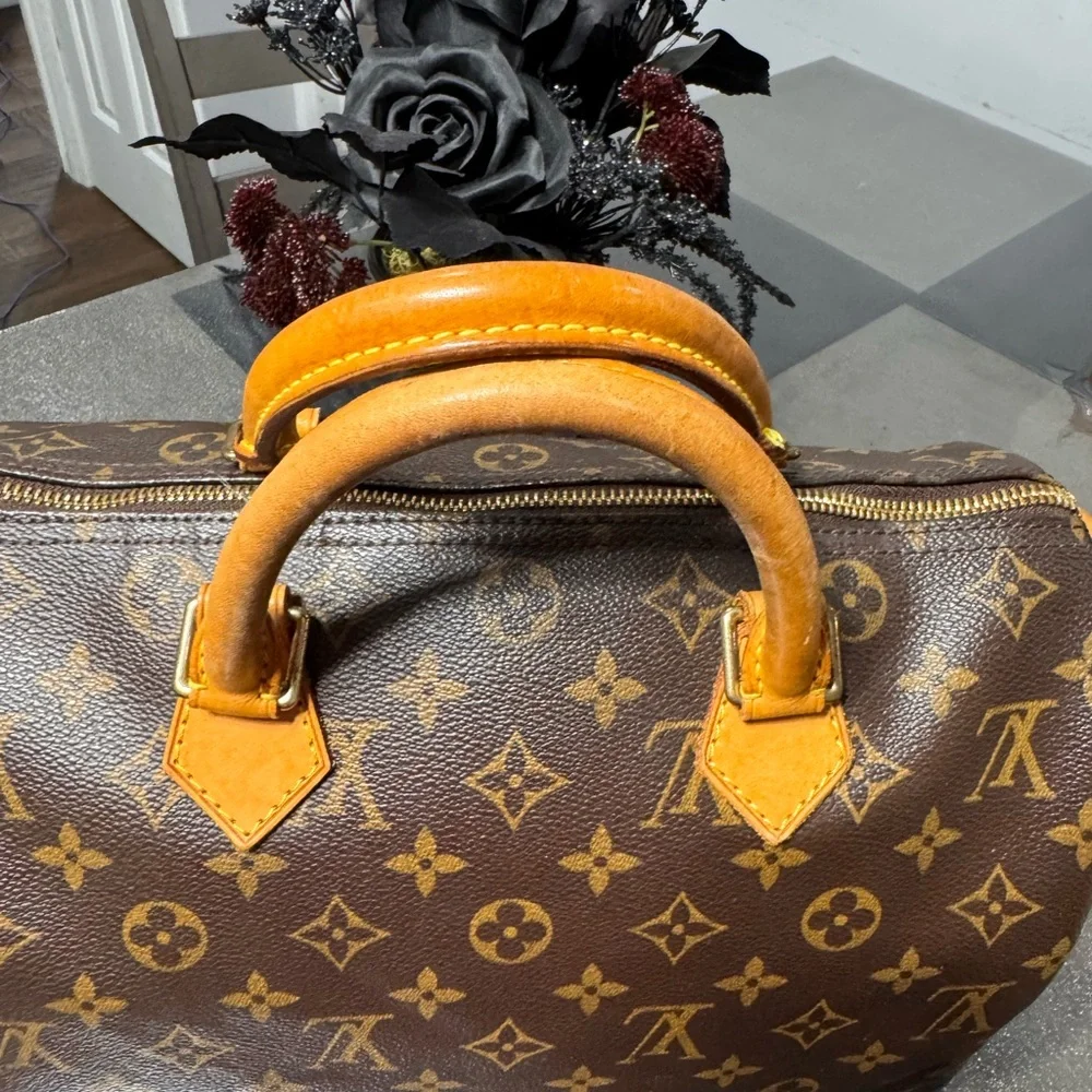 🚨🚨🚨SOLD SOLD SOLD 🚨🚨🚨LOUIS VUITTON Monogram Canvas SPEEDY 30 - Picture 3 of 9